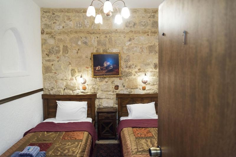 Spot Hotel