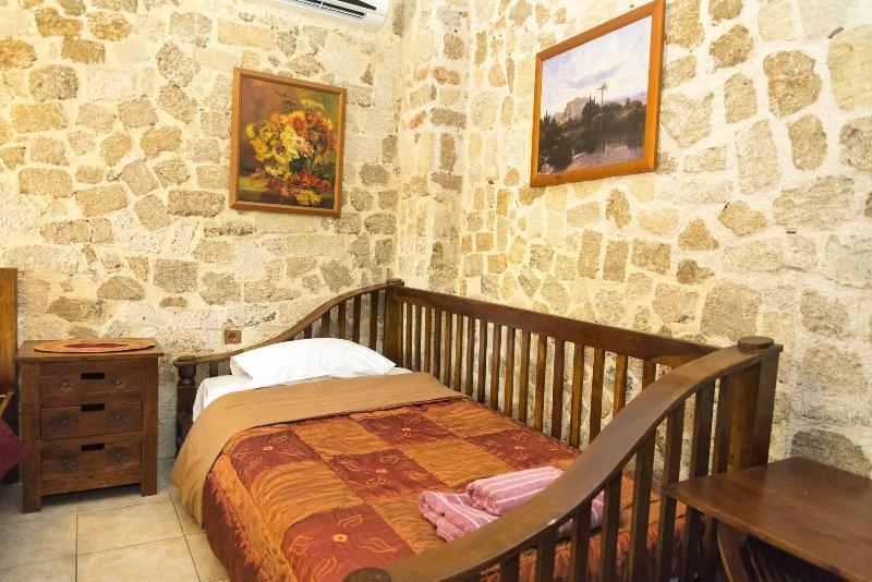 Spot Hotel